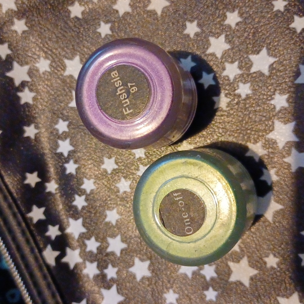 Mac Eyeshadows - Picture 2 of 3